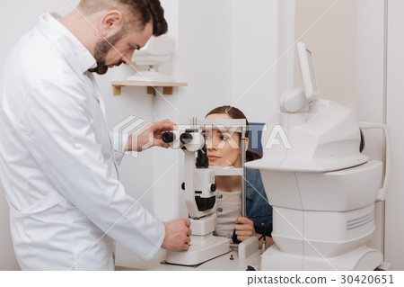 Professional experienced doctor using diagnostic Professional experienced doctor using diagnostic 30420651
