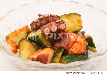 Octopus and cucumber with kimuchi 30423100