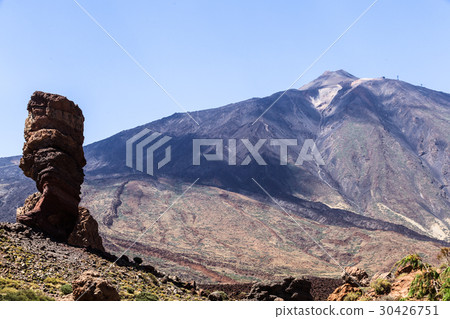 Los Roques de Garcia, unique emblematic Teide Los Roques de Garcia, unique emblematic Teide 30426751