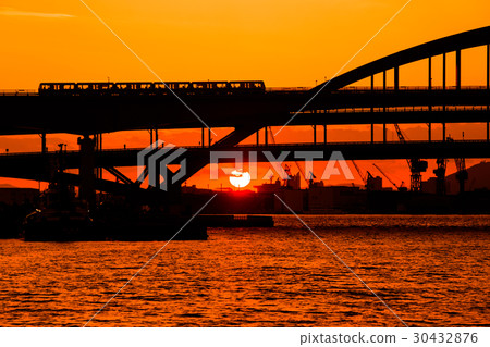 Kobe Bridge of Sunset 30432876