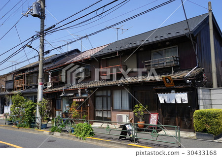 4月Yanaka 17復古木製唐樓商店·Kan Yanakudo和Cafe Cat gate 30433168