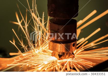 Lighting of spot welding nut to automotive part 30433351