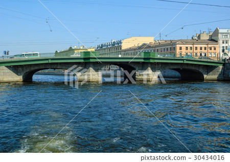 Belinsky Bridge through Fontanka. Saint-Petersburg 30434016