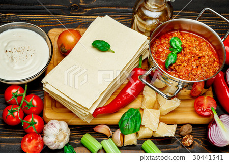lasagna pasta sheets, bolognese and bechamel sauce lasagna pasta sheets, bolognese and bechamel sauce 30441541