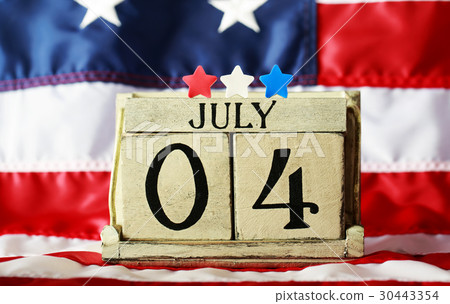 4th of July theme with wood block calendar 30443354