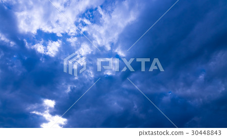 Sky and clouds in May (16: 9) 30448843