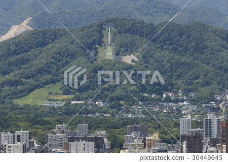 Okurayama跳躍體育場和札幌的街道 Okurayama跳躍體育場和札幌的街道 30449645