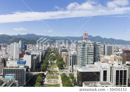北海道·札幌大通公園和札幌街頭（從電視塔看） 30450152