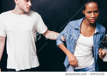 Couple breakup, end of relationship. Don't go. Couple breakup, end of relationship. Don't go. 30452230