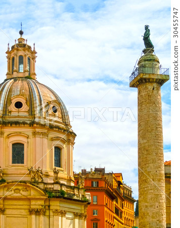 Marco Aurelio column in Piazza Colonna in Rome Marco Aurelio column in Piazza Colonna in Rome 30455747