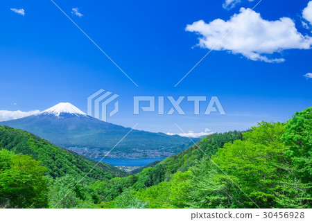 新鮮的山脈和富士山 30456928