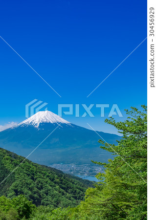 新鮮的山脈和富士山 30456929
