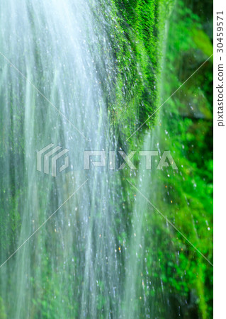 Clear flow and moss rock 30459571