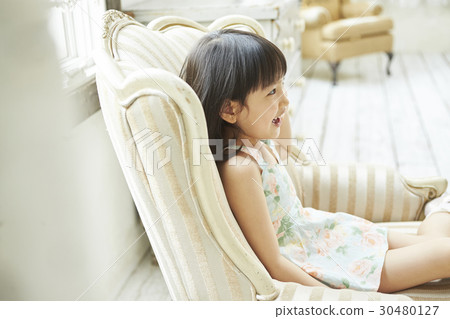 Girls Portrait 30480127