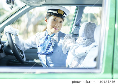 出租車女司機微笑肖像 30481216