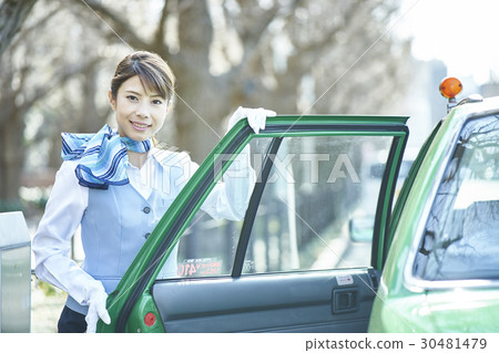 出租車女司機服務熱情好客 出租車女司機服務熱情好客 30481479