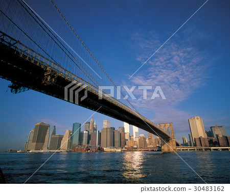 Brooklyn Bridge, Manhattan, USA 30483162