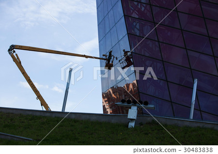 cleaning skyscrapers 30483838