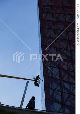 cleaning skyscrapers 30483845