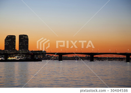 LG雙子塔，Wonhyo橋，汝矣島，永登浦區，漢江，首爾 30484586