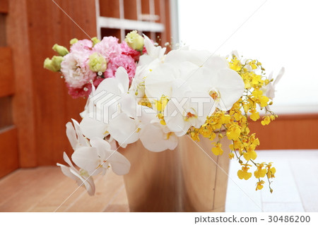 花束和錫桶 30486200