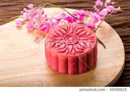 Chinese sakura moon cake Chinese sakura moon cake 30490625