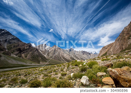 Mountain view 30490896