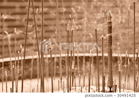 寺廟 廟宇 香 煙 廟裡 拜拜 燒香 香火 寺廟 廟宇 香 煙 廟裡 拜拜 燒香 香火 30491428