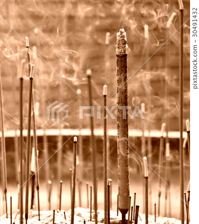 寺廟 廟宇 香 煙 廟裡 拜拜 燒香 香火 寺廟 廟宇 香 煙 廟裡 拜拜 燒香 香火 30491432