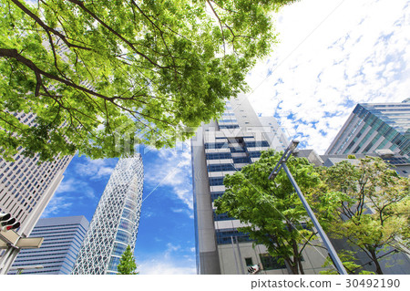 辦公區和綠色的高層建築 辦公區和綠色的高層建築 30492190
