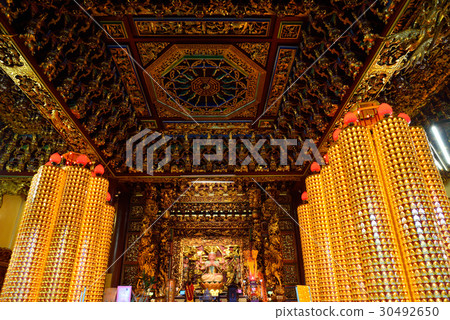 建築 寺廟 廟宇 廟 神 神像 神明 廟裡 平安燈 光明燈 建築 寺廟 廟宇 廟 神 神像 神明 廟裡 平安燈 光明燈 30492650