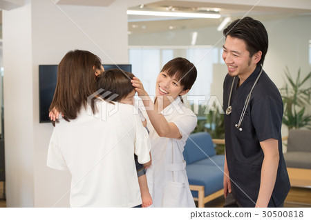 Pediatric parent and child doctor nurse medical image Pediatric parent and child doctor nurse medical image 30500818