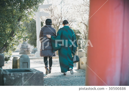 shrine, mother and child, pregnant 30500886