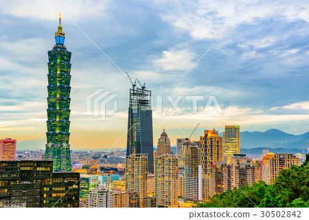 View of Taipei financial district and Taipei 101 View of Taipei financial district and Taipei 101 30502842