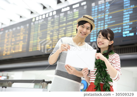 Young couple going on a trip 30509329