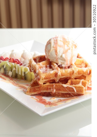 dessert dessert 30510922