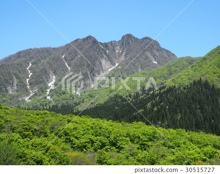彰化山被新鮮的綠色鳥取Aozora所包圍 30515727
