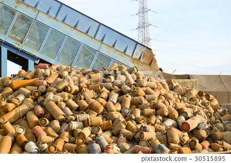 Recycling of old gas cylinders 30515895