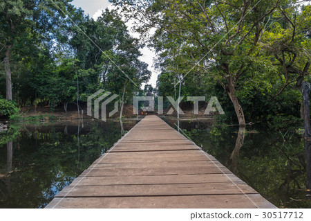 The path towards to Neak Pean temple 30517712
