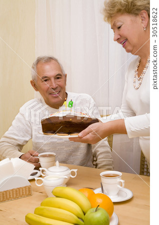 Birthday's cake  30518622