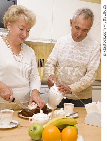 Elderly couple have a breakfast 30518625