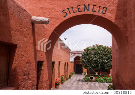 Entrance to Santa Catalina monastery in Arequipa 30518813