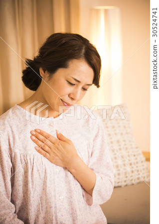 Middle-aged female 30524741