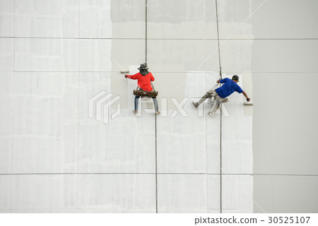 Un safety Painters and harnesses hanging  30525107