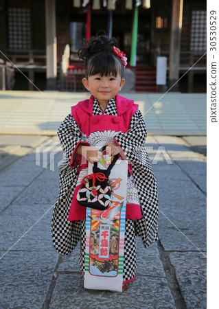 Shichigosan girl 30530529