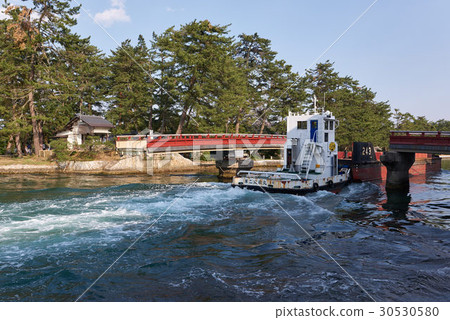 Amanohashidate, a ship passing through the spinning bridge, Miyazu City, Kyoto Prefecture 30530580