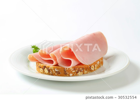 bread with ham 30532554