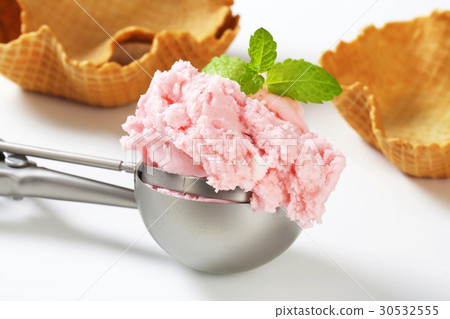scoop of strawberry ice cream 30532555