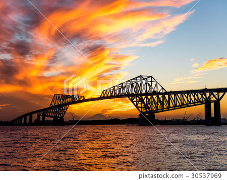 Dusk of Tokyo Gate Bridge 30537969