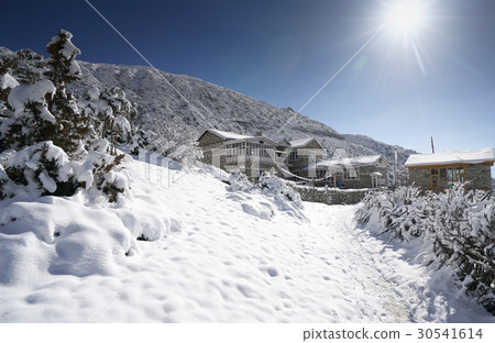 Landscape in Annapurna circuit,trekking in Nepal 30541614
